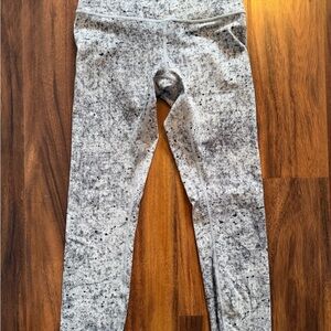 Gray Speckled Lululemon Leggings - Comfortable Everyday Bottoms. Size S/M